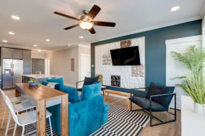 Stunning Nations Condo Minutes from Broadway